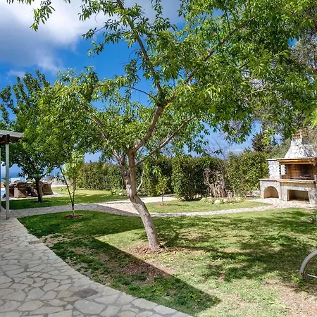 Villa Goudis Emily Tsoukaládhes