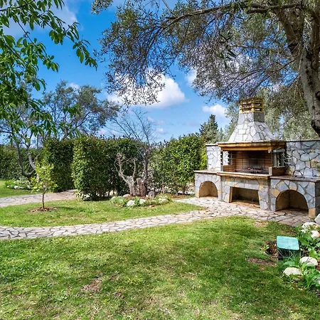 Villa Goudis Emily Tsoukaládhes